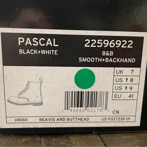 NWT Doc Martens x Beavis and Butthead collaboration (RARE) Men’s 8 / Women’s 9 - Picture 6 of 9